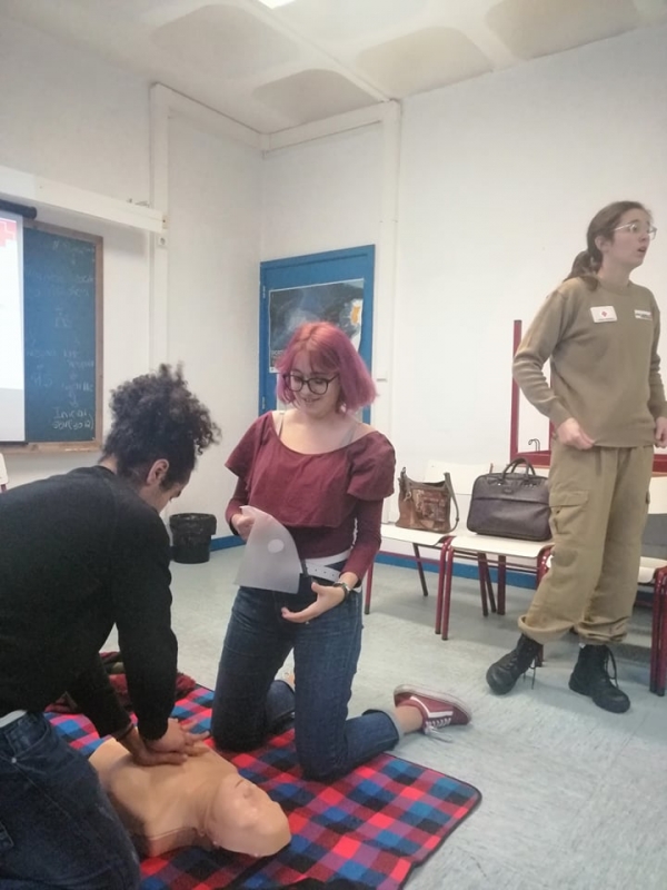 Workshop de Suporte Básico de Vida realizado na Escola Secundaria Damião de Gois em Alenquer